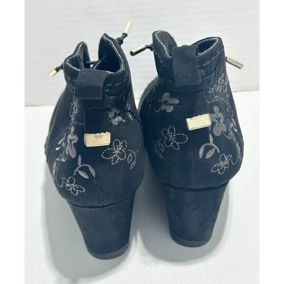 Cloudwalkers by Avenue Ankle Boots Booties Embroidered Flowers Lace‎ Up Black 9 - Picture 5 of 10